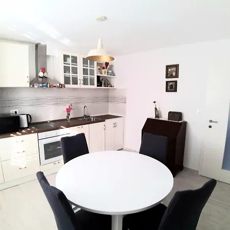 Apartment Enjoy Life 2+2, Center *