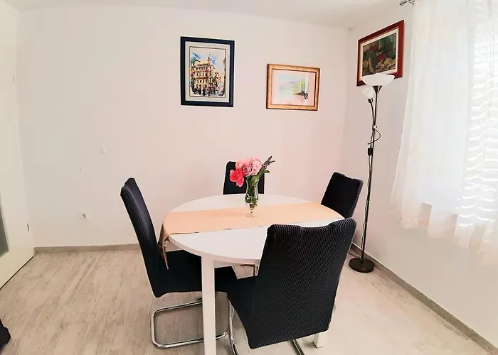 Enjoy Life 2+2, Center Apartman Makarska