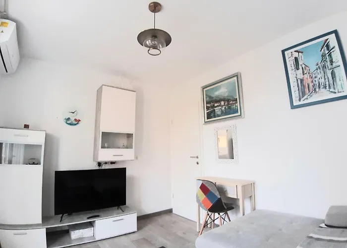 Enjoy Life 2+2, Center Apartman *